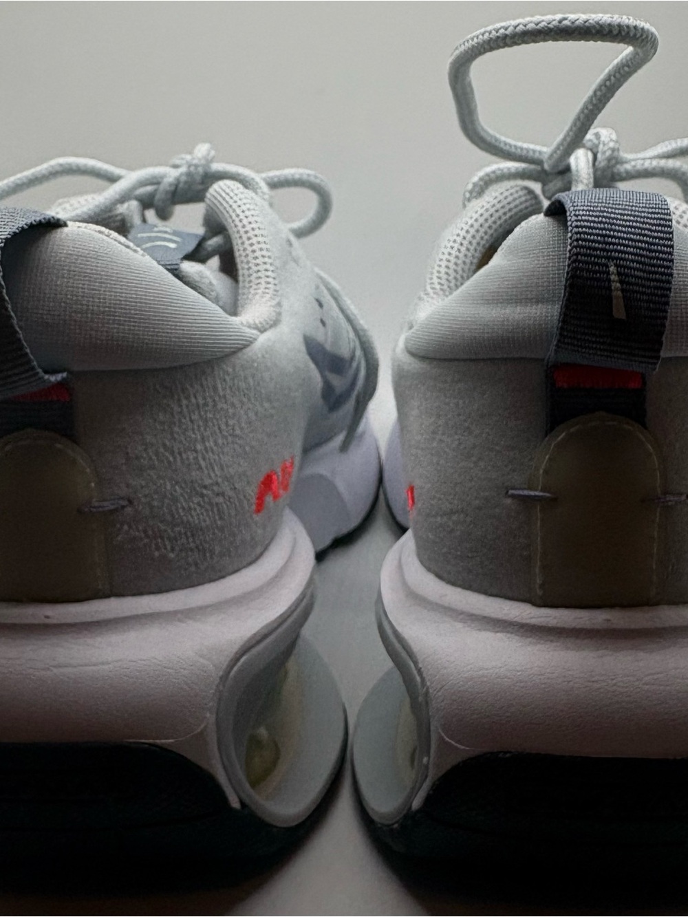 Nike Air Max Gray/White Interlock Lightweight Sneaker Women’s Size 8 DQ2904-400 - Picture 10 of 13